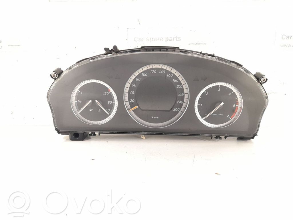 Mercedes-Benz C W204 Vitezometru (grup de instrumente) 