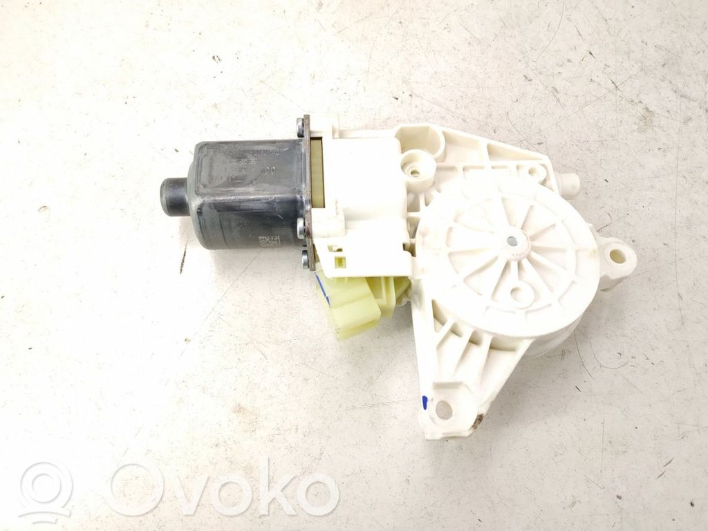 Silnik regulatora szyby drzwi przednich   2048200142,2129066802,0130822503,A2048200142,A2129066802