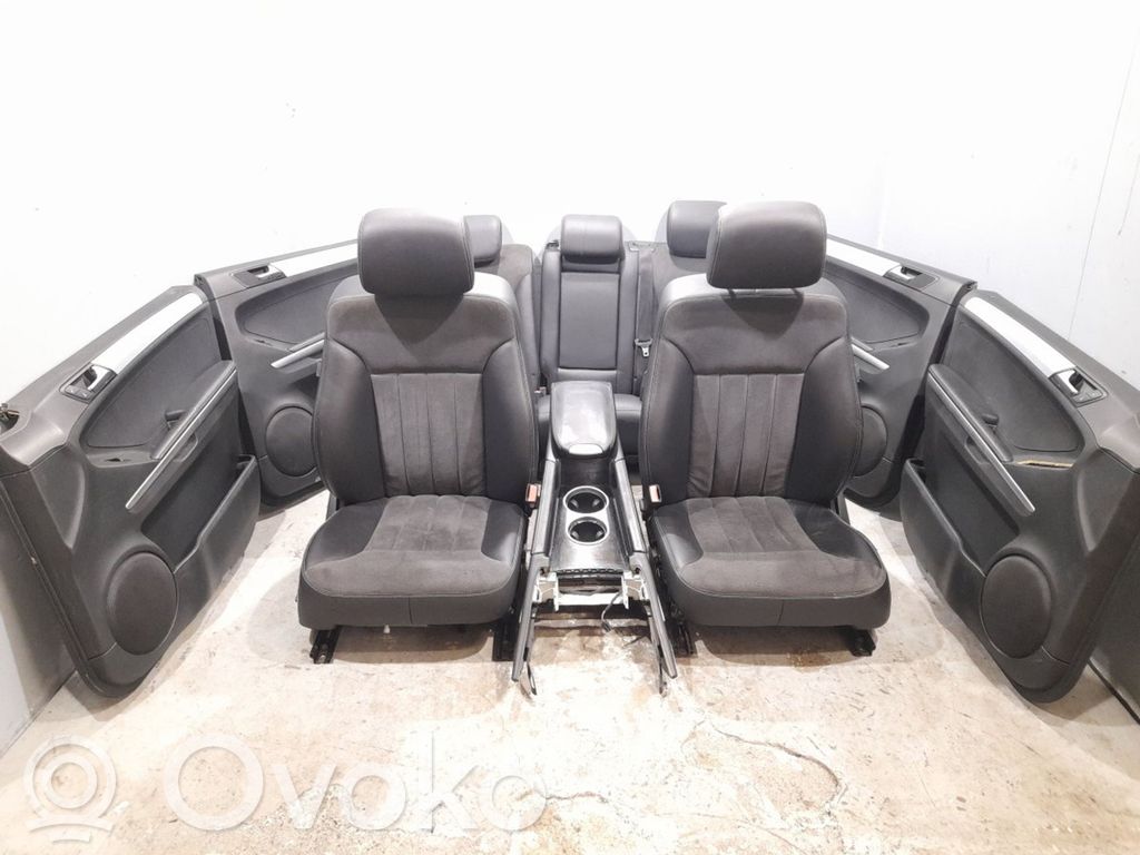 Mercedes-Benz ML W164 Fotele / Kanapa / Boczki / Komplet 