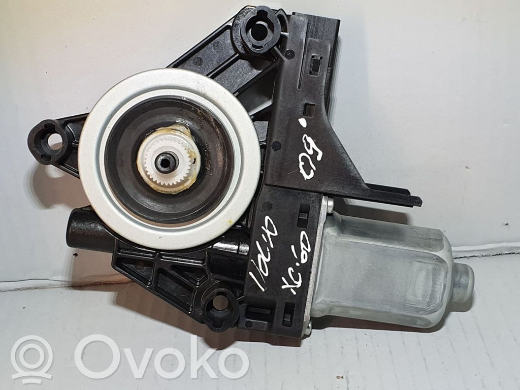 Volvo XC60 Front door window regulator motor 