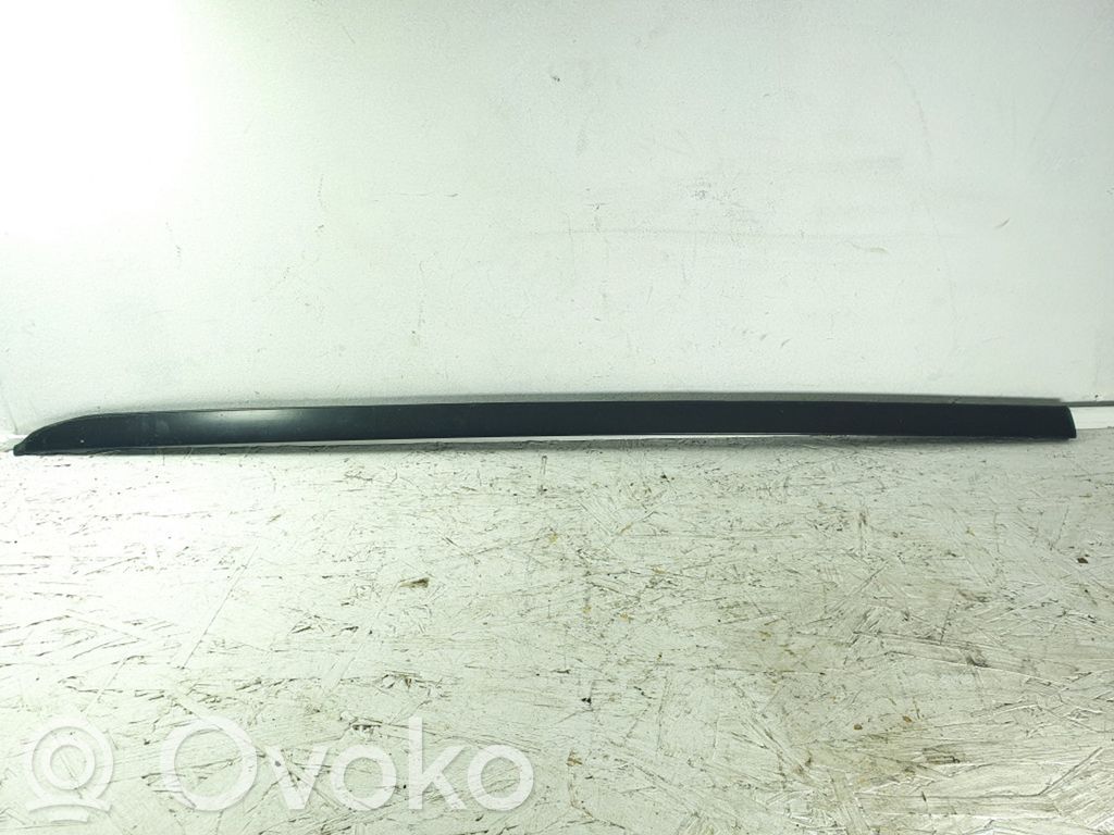 BMW 5 E60 E61 Priekinio stiklo apdaila 