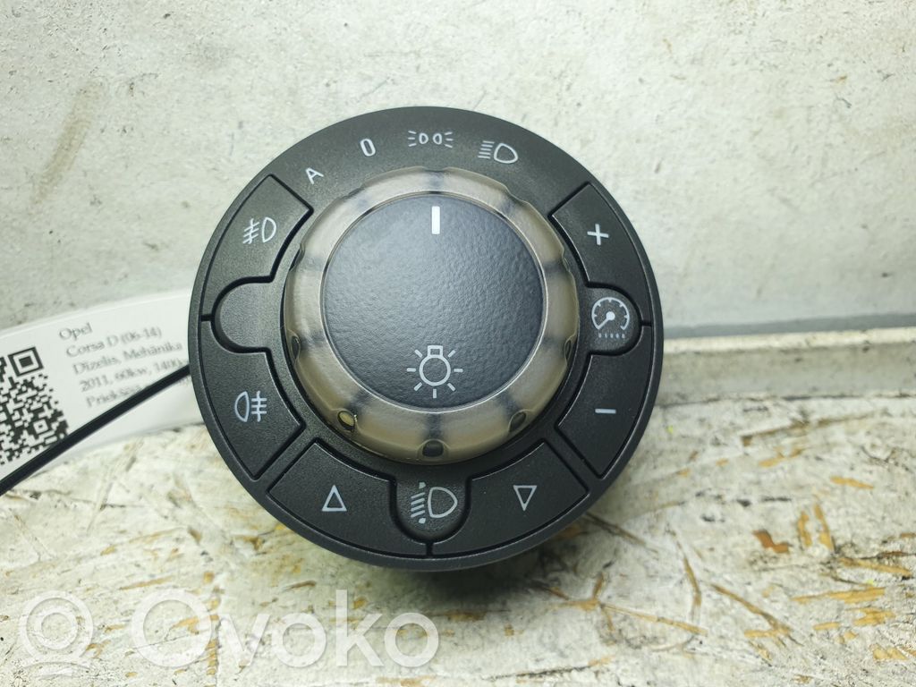Light switch   13249403