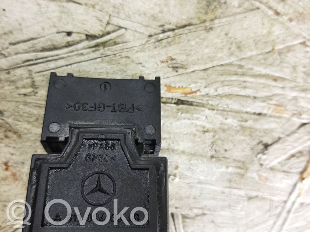 Mercedes-Benz C W203 Przepływomierz masowy powietrza MAF 