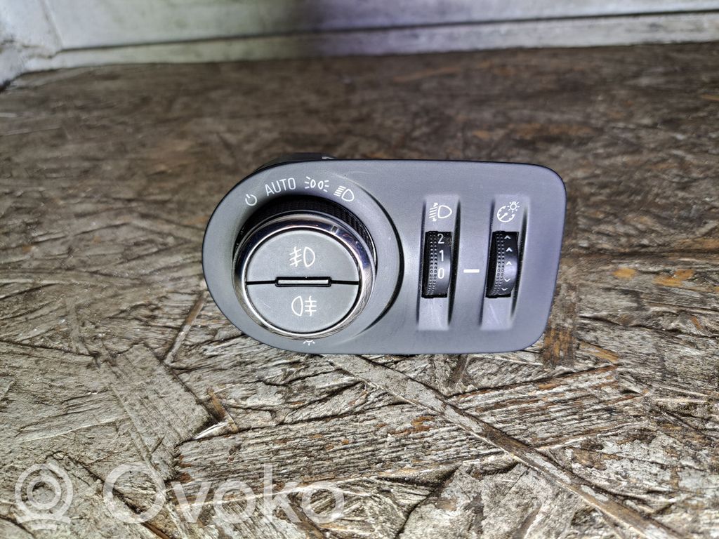 Opel Corsa D Šviesų jungtukas 
