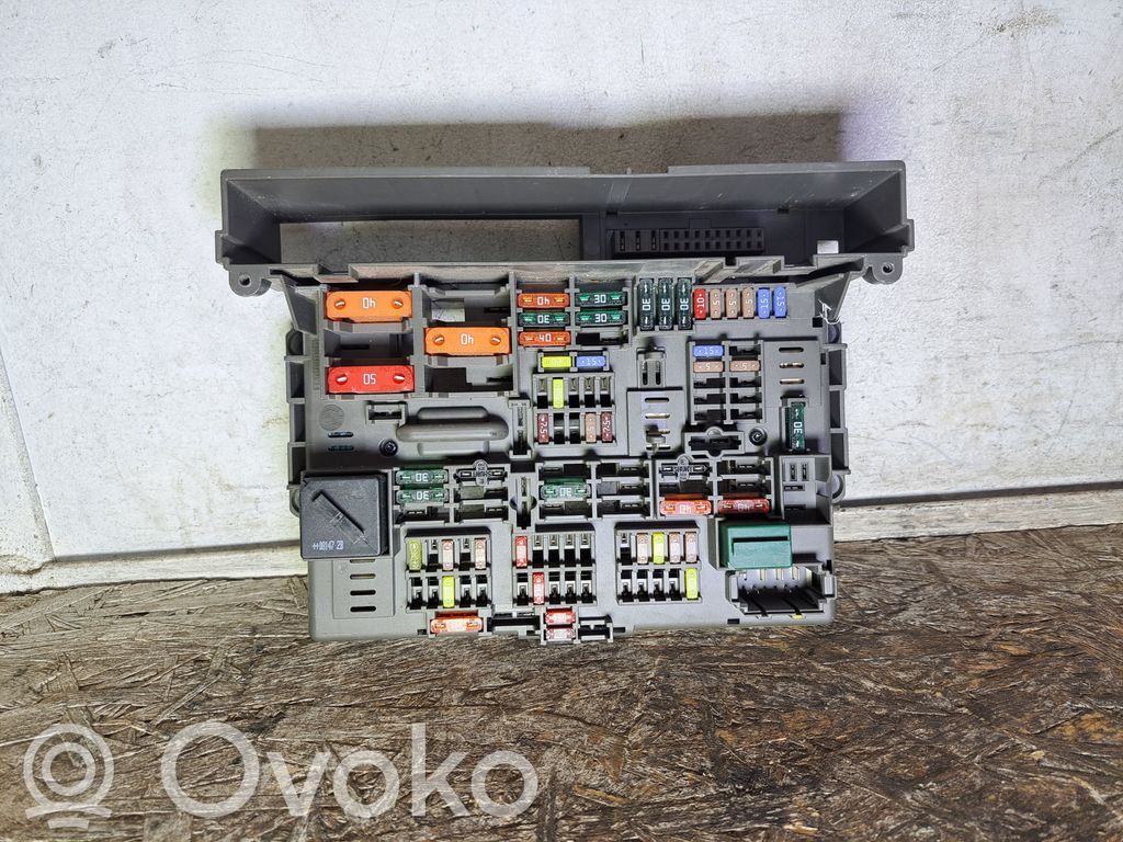 BMW 3 E90 E91 Module de fusibles 