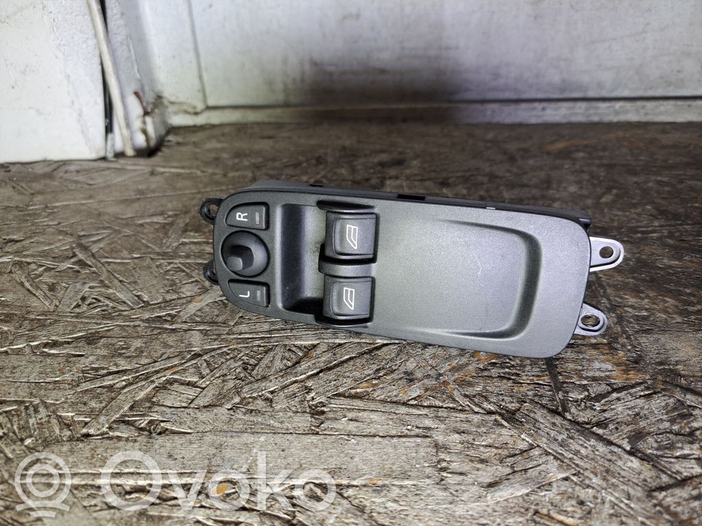 Electric window control switch   30773208,03454150