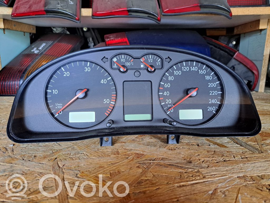 Volkswagen PASSAT B5 Spidometrs (instrumentu panelī) 