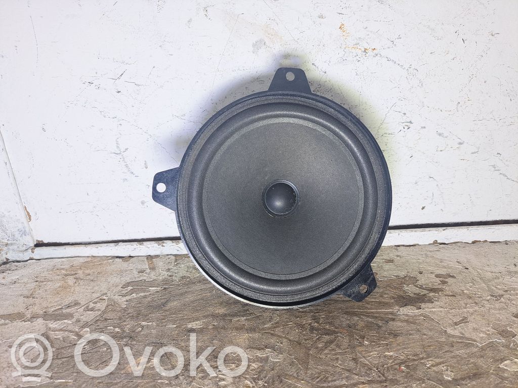 BMW 3 E46 Altavoz de la puerta delantera 