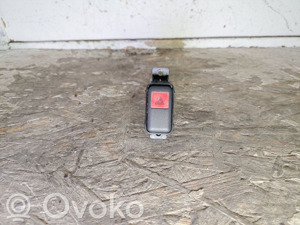 Honda CR-V Hazard light switch 