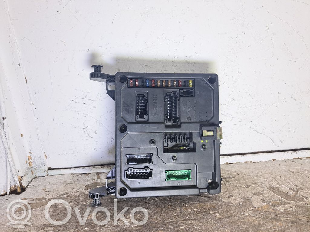 Ford Galaxy Fuse module 