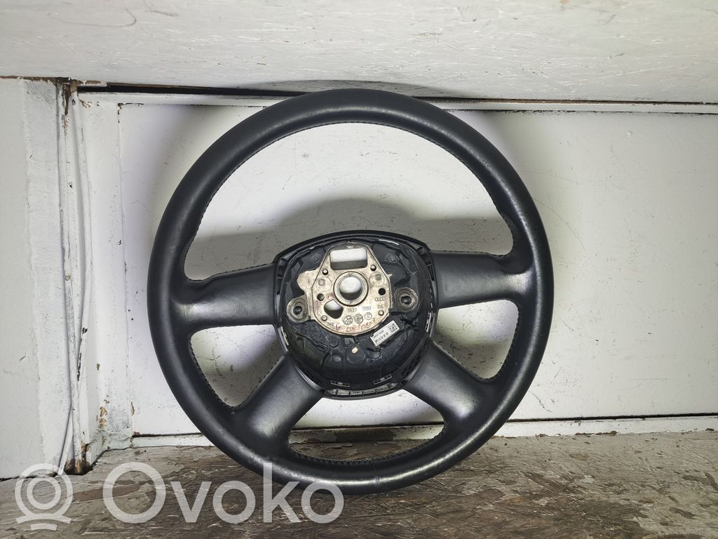 Audi A4 S4 B7 8E 8H Ohjauspyörä 