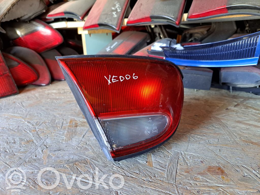 Mazda Xedos 6 Aizmugurējais lukturis pārsegā 