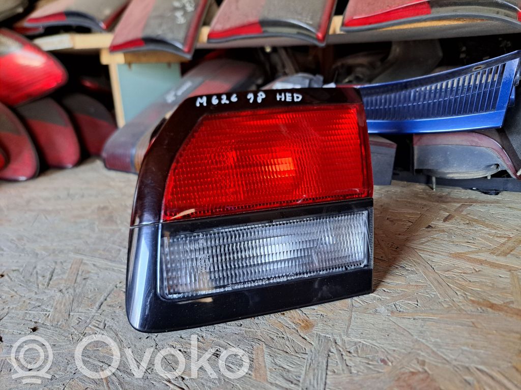 Mazda 626 Aizmugurējais lukturis virsbūvē 