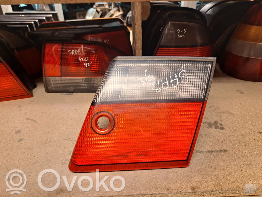 Tailgate rear/tail lights