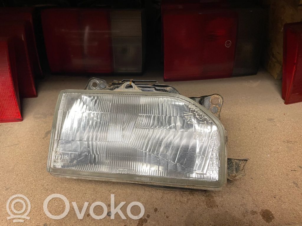 Mazda 121 Headlight/headlamp 