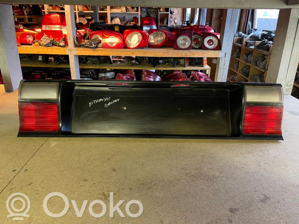 Mitsubishi Galant Trunk door license plate light bar 