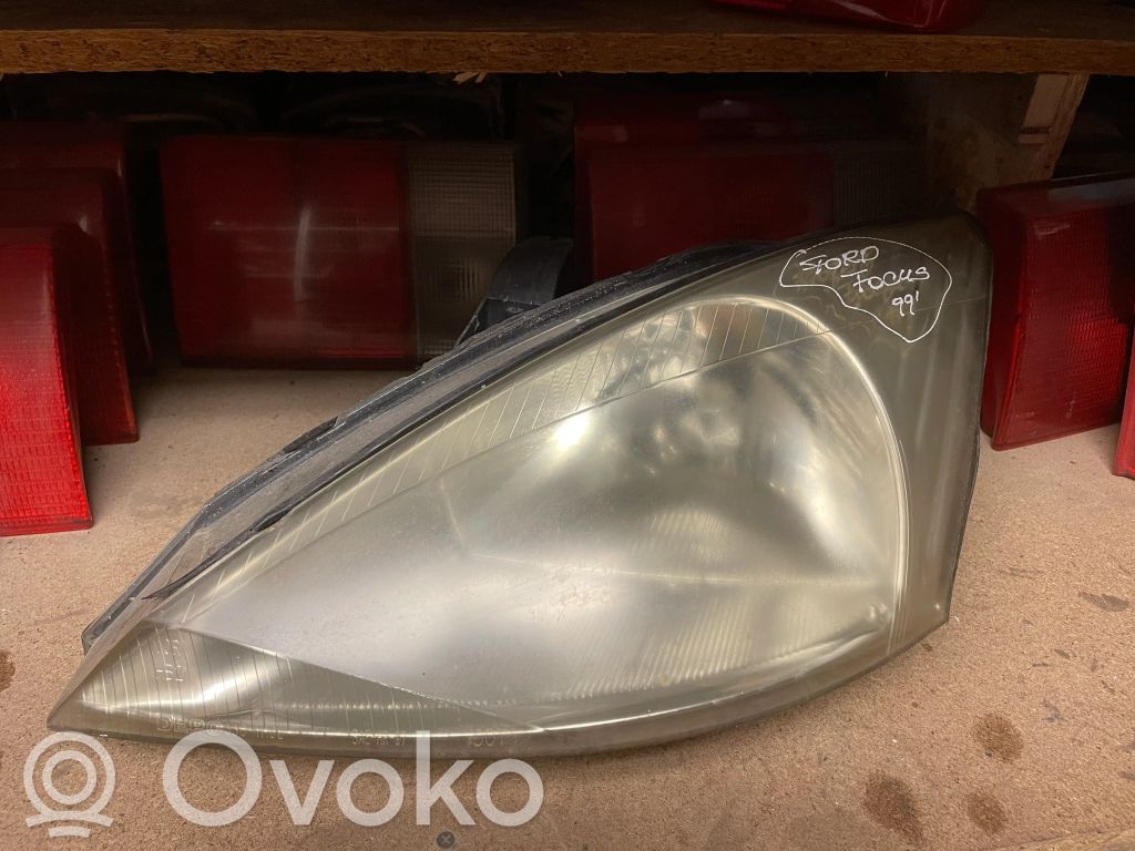Ford Focus Headlight/headlamp 