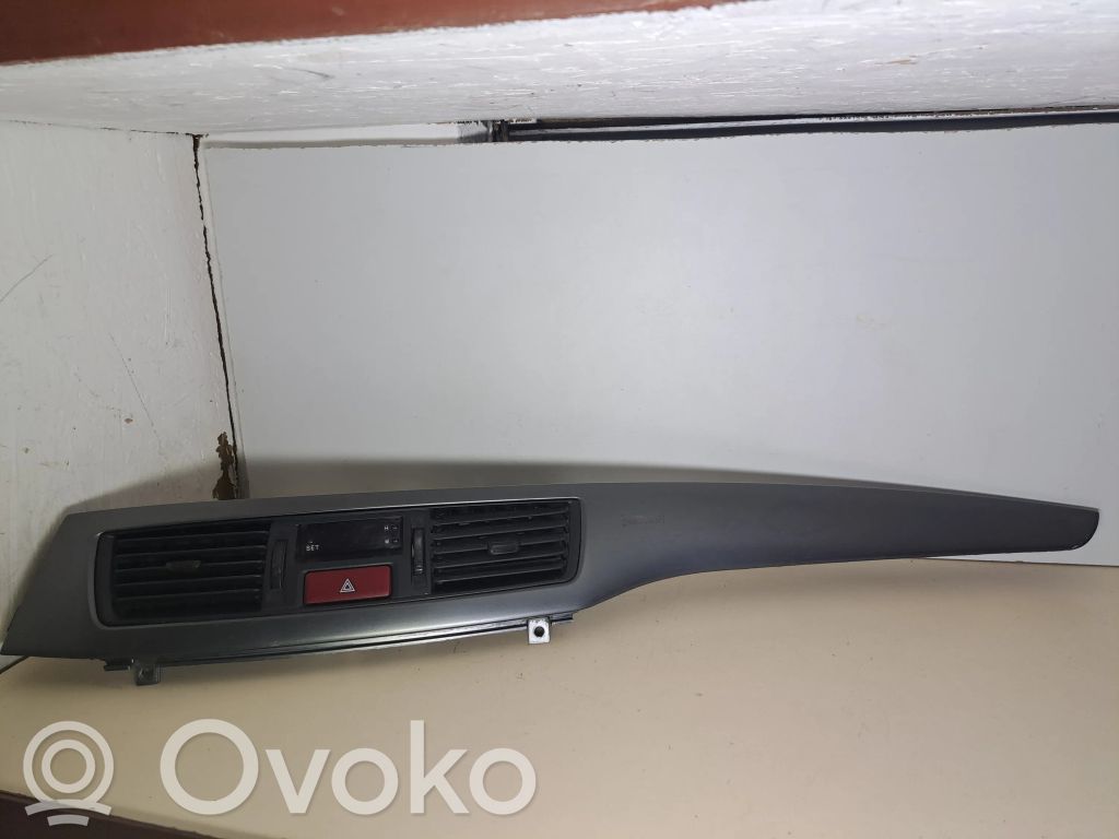 Mitsubishi Lancer Dysze / Kratki środkowego nawiewu deski rozdzielczej 
