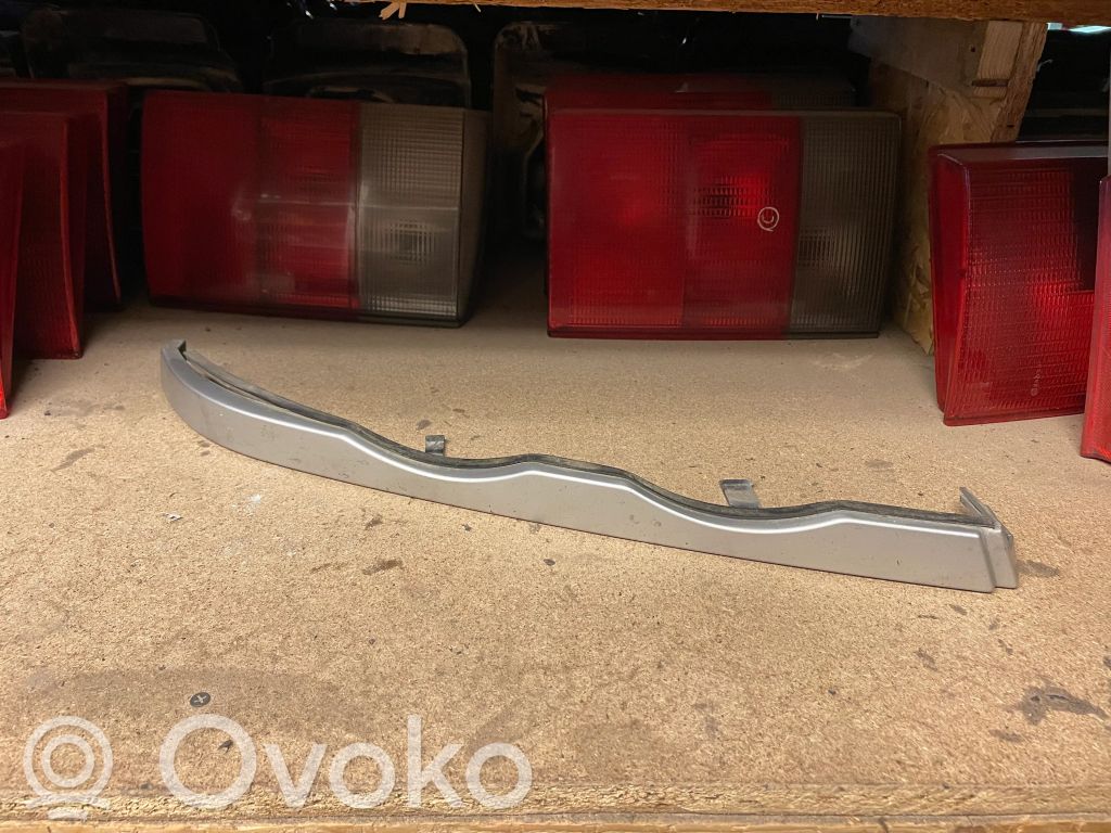 BMW 3 E46 Priekinio žibinto apdaila 