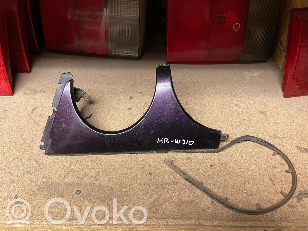 Mercedes-Benz E W210 Untere Verkleidung Scheinwerfer 