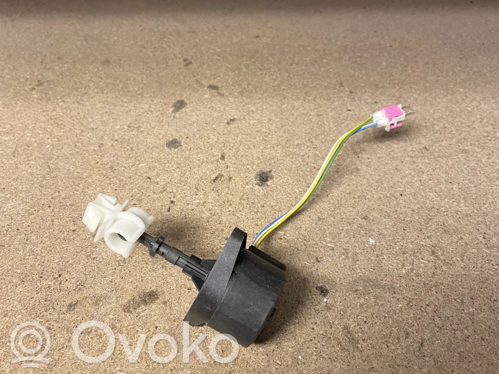 BMW 5 E39 Headlight level adjustment motor 