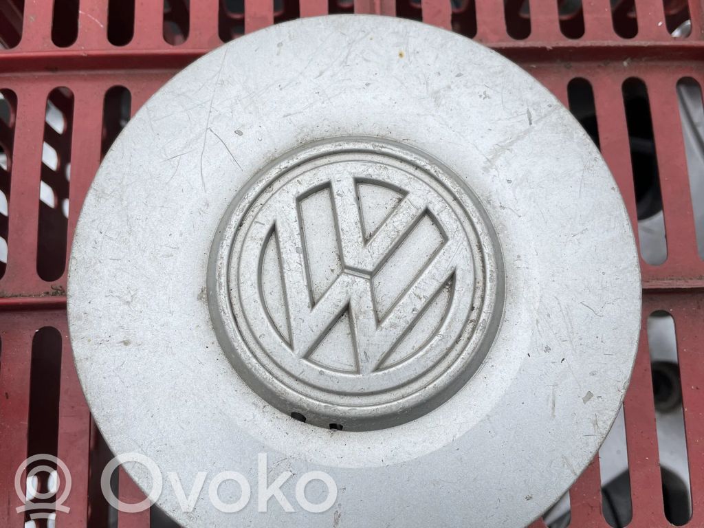 Volkswagen Golf III Alkuperäinen pölykapseli 