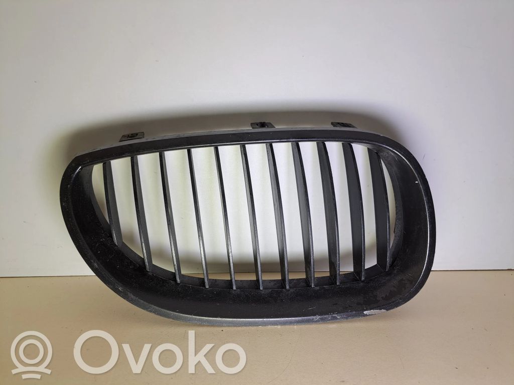 BMW 5 E60 E61 Grille calandre supérieure de pare-chocs avant 