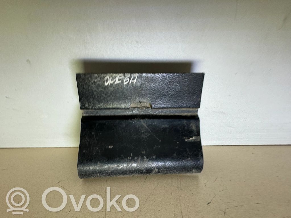 Opel Omega A Galinis tempimo kilpos dangtelis 