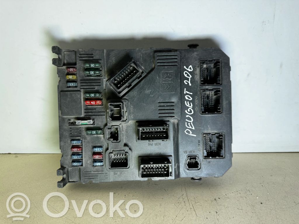 Peugeot 206 Module de fusibles 