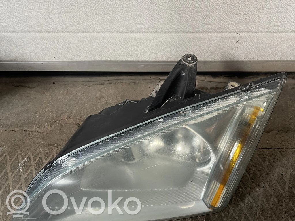 Ford Focus Headlight/headlamp 