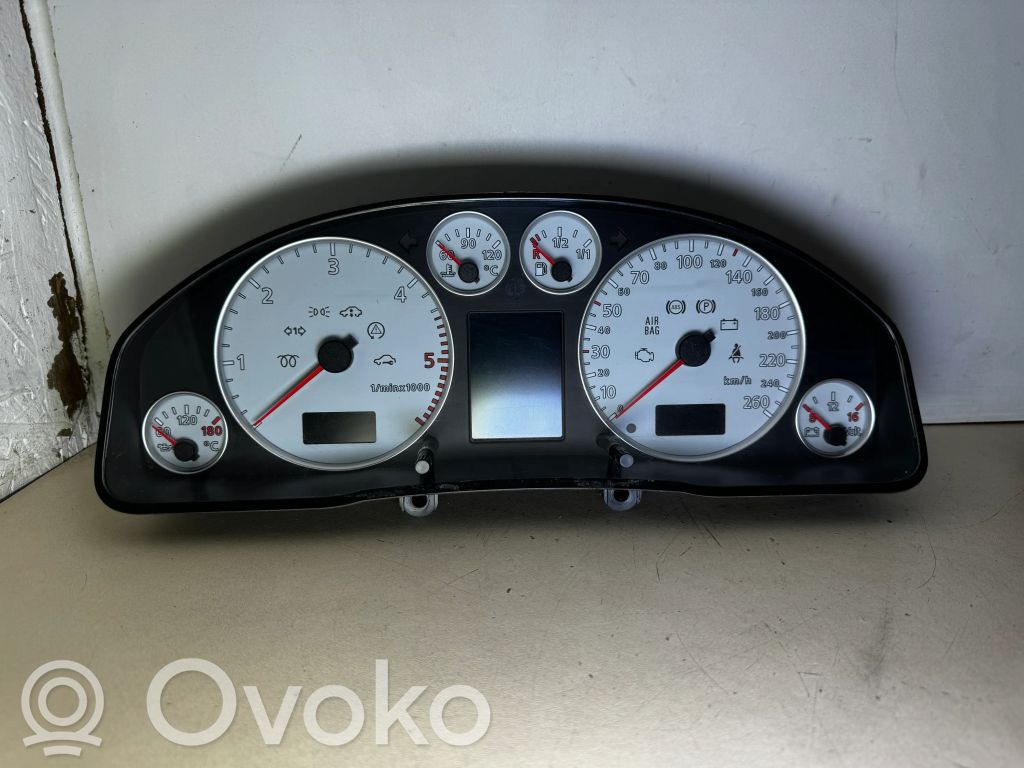 Audi A6 S6 C5 4B Tachimetro (quadro strumenti) 