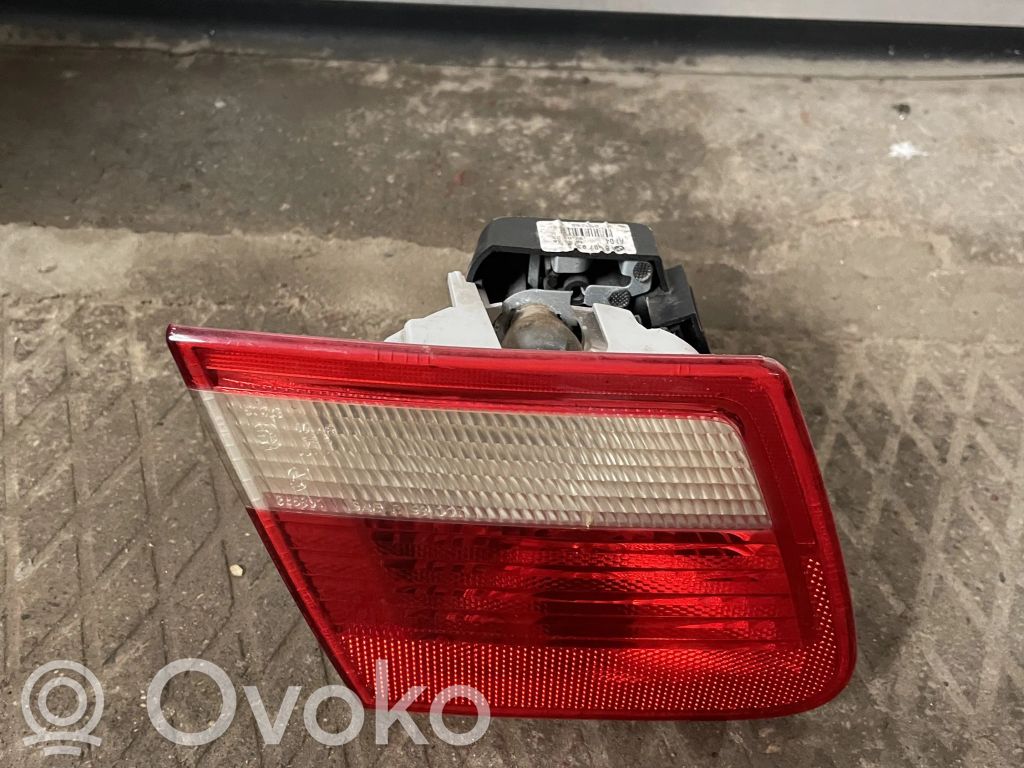BMW 3 E46 Aizmugurējais lukturis pārsegā 