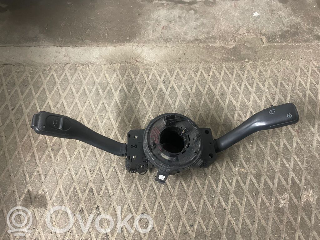Volkswagen PASSAT B5 Manetka / Przełącznik kierunkowskazów wycieraczek 