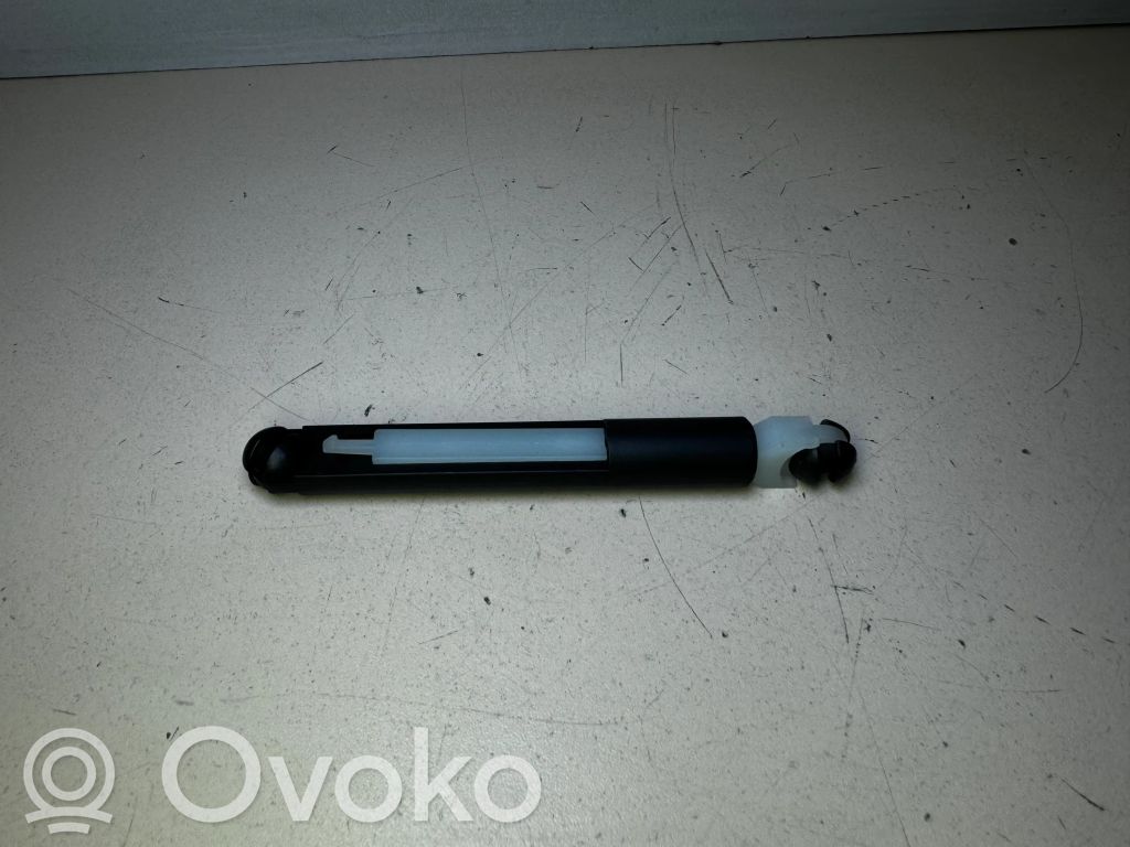 Ford Focus Spyna variklio dangčio 