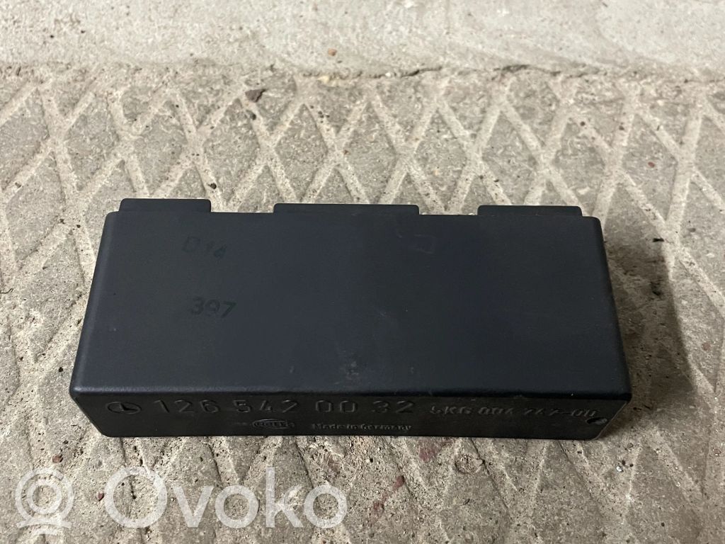 Mercedes-Benz E W124 Light module LCM 