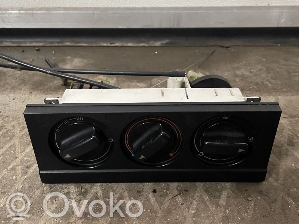 Audi 80 90 B3 Climate control unit 