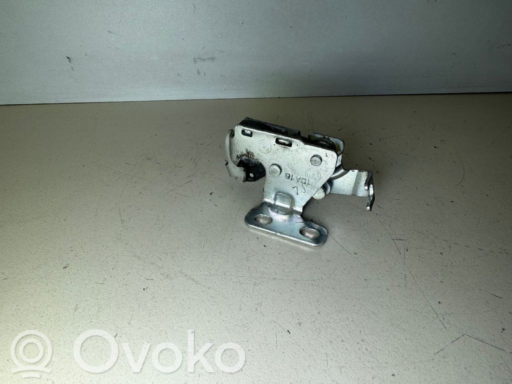 Loading door lock   70A18,8805