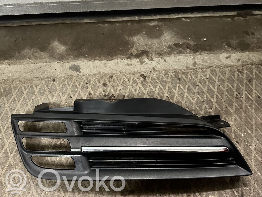 Nissan Micra Apakšējais režģis (trīsdaļīgs) 