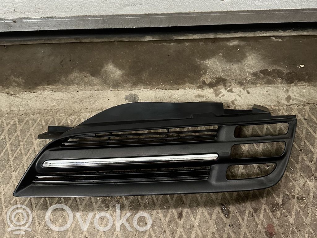 Nissan Micra Priekšējais režģis 