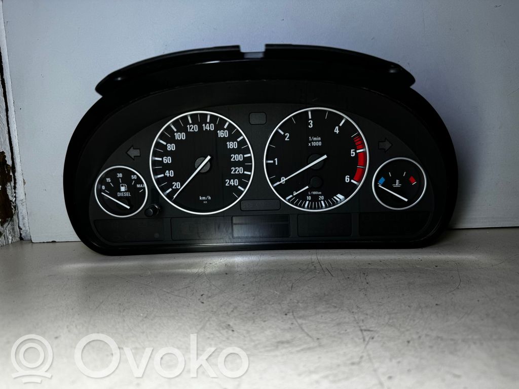BMW 5 E39 Spidometrs (instrumentu panelī) 