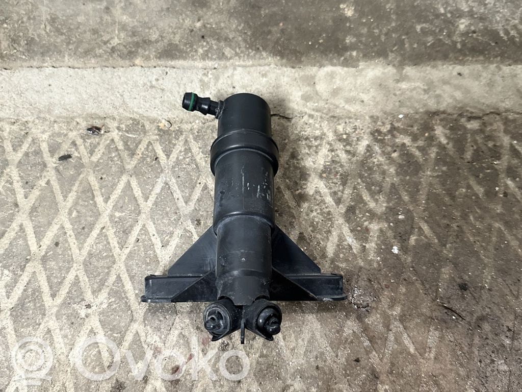 BMW 5 E60 E61 Dysza spryskiwacza lampy przedniej 