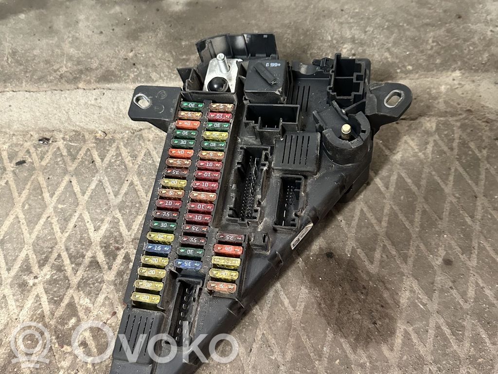 BMW 5 E60 E61 Drošinātāju kaste (komplekts) 