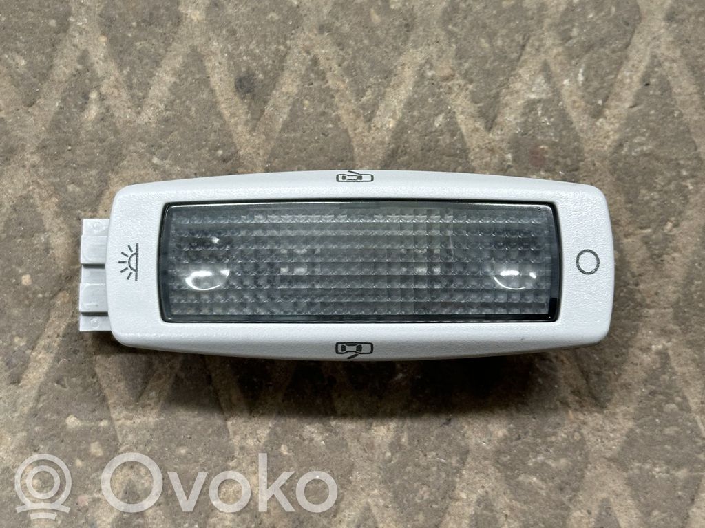 Volkswagen PASSAT B5 Luz del asiento trasero 