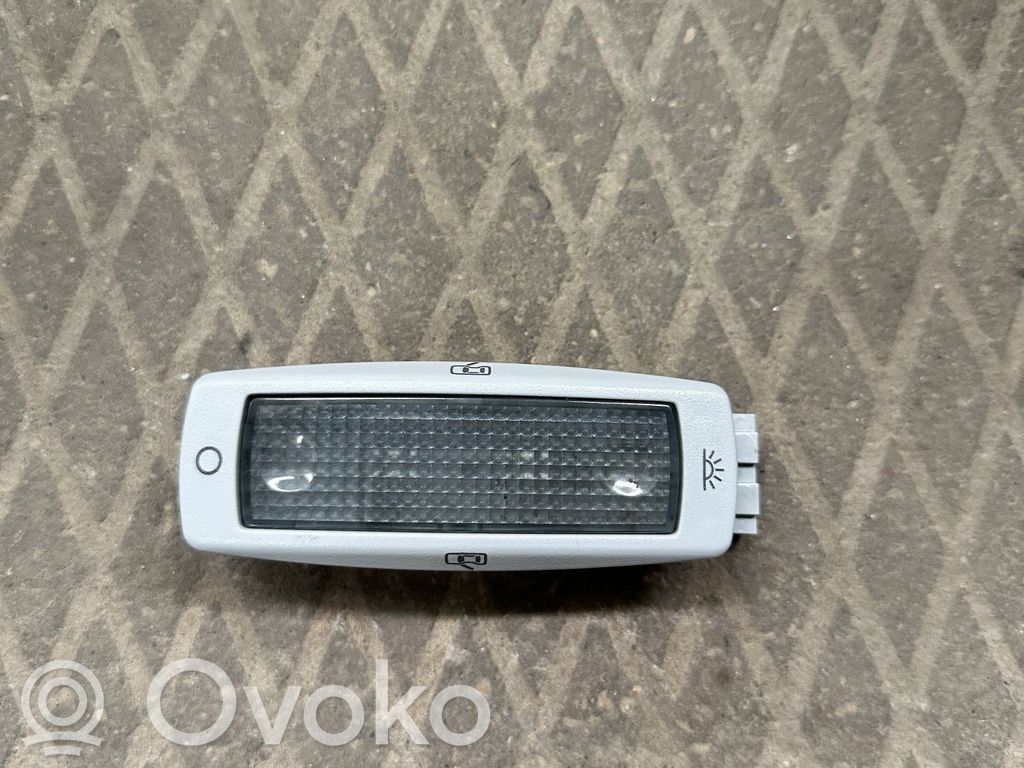 Volkswagen PASSAT B5 Luz del asiento trasero 