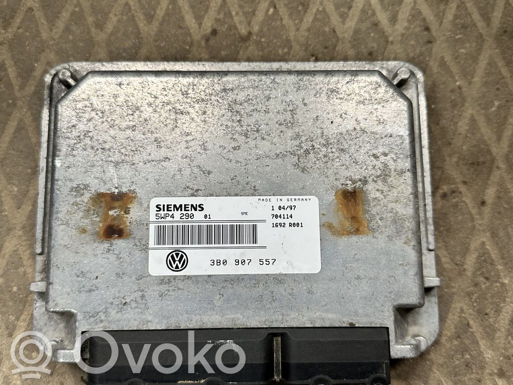 Volkswagen PASSAT B5 Engine control unit/module 