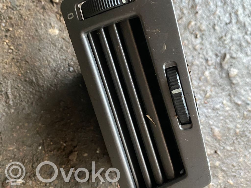 Šoninės oro grotelės   64226943005,64228223333,14121810