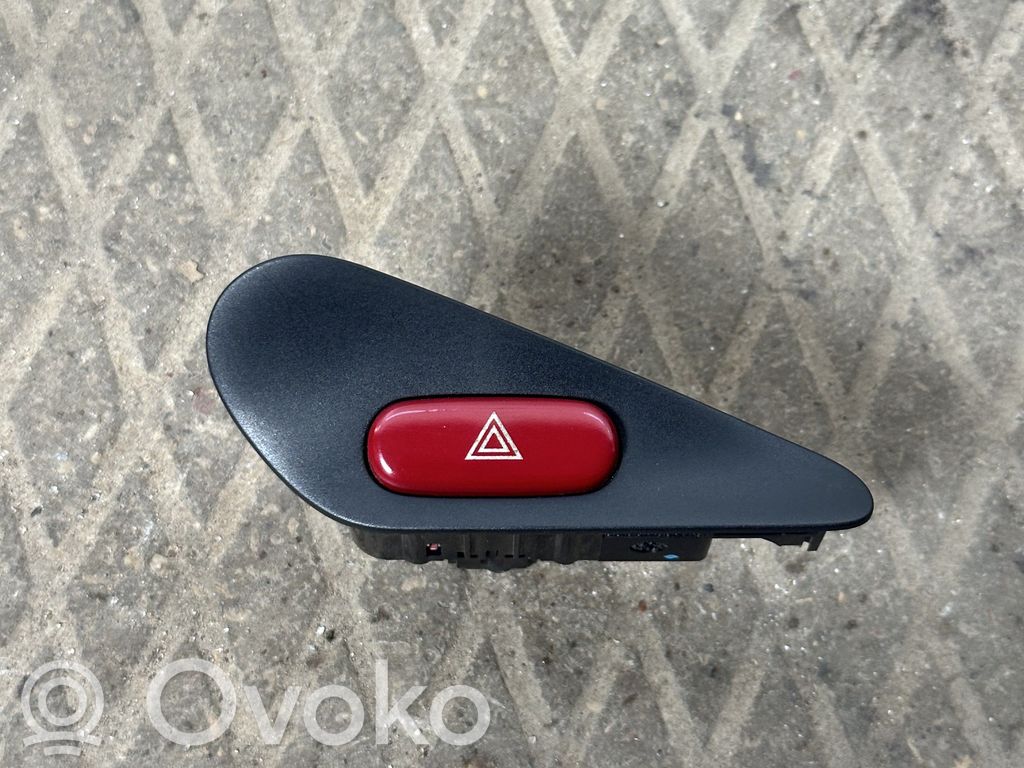 Peugeot 406 Hazard light switch 