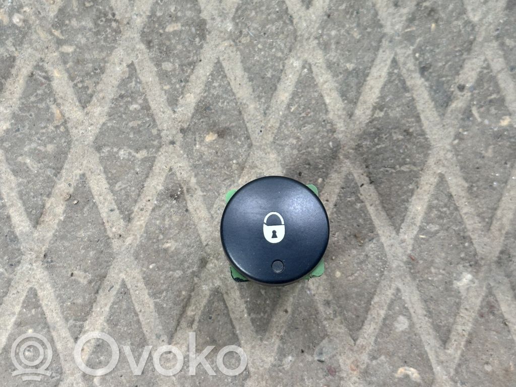 Peugeot Partner Central locking switch button 