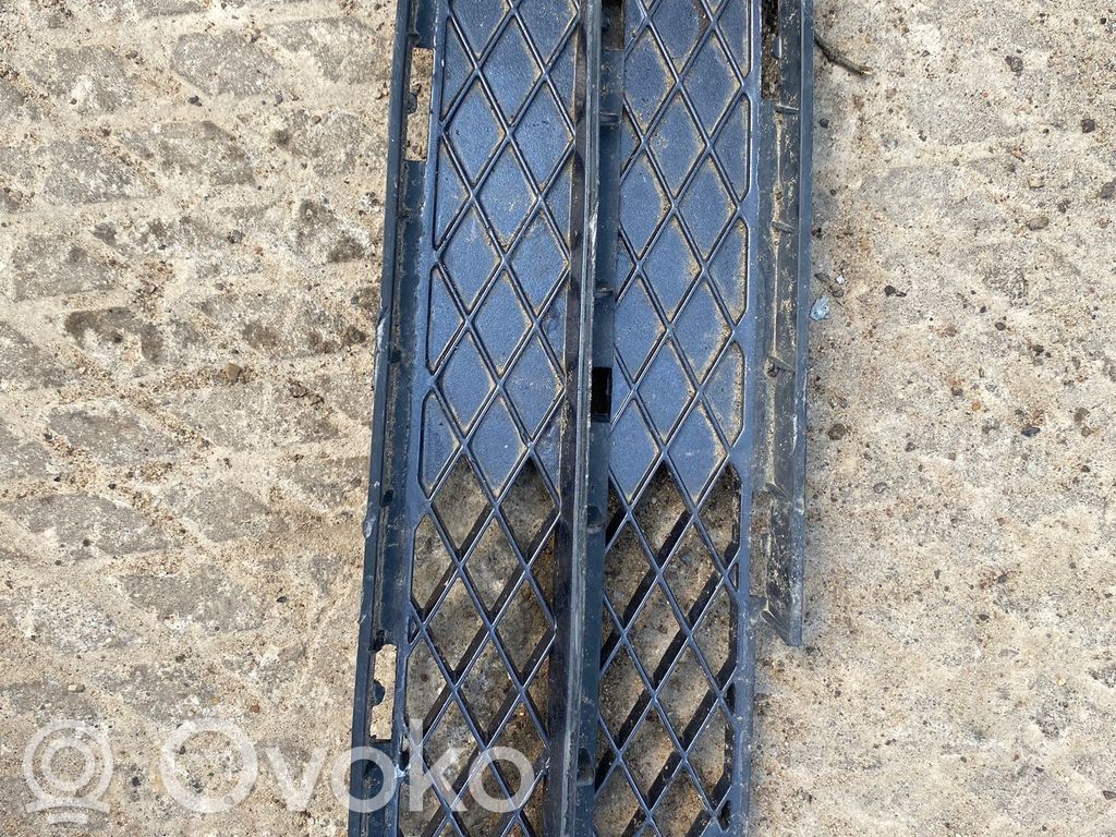 BMW 3 E90 E91 Grille inférieure de pare-chocs avant 