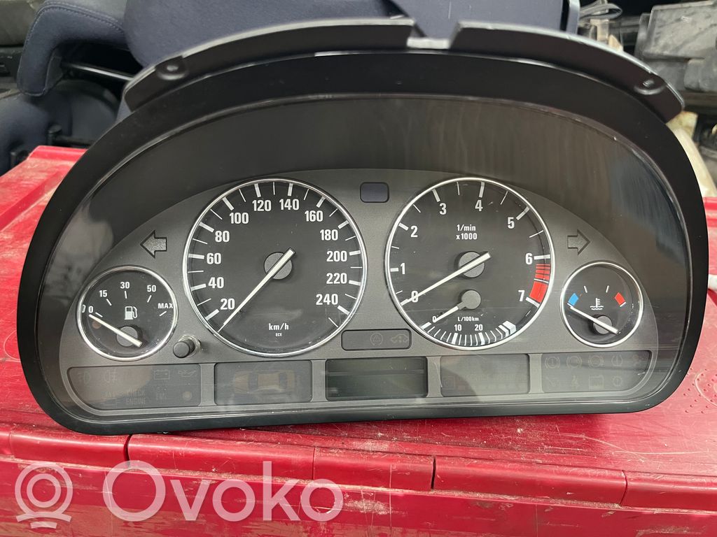 BMW 5 E39 Spidometras (prietaisų skydelis) 